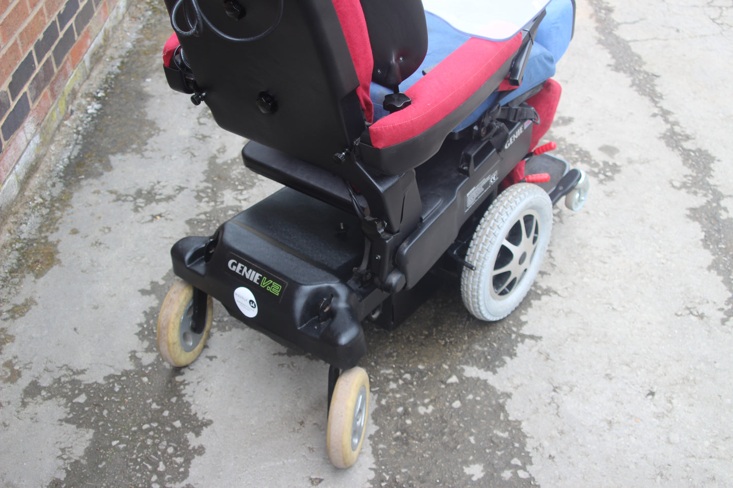 Genie V2 EasyRise Standing Electric Wheelchair Stand Up Powerchair Wheelchair