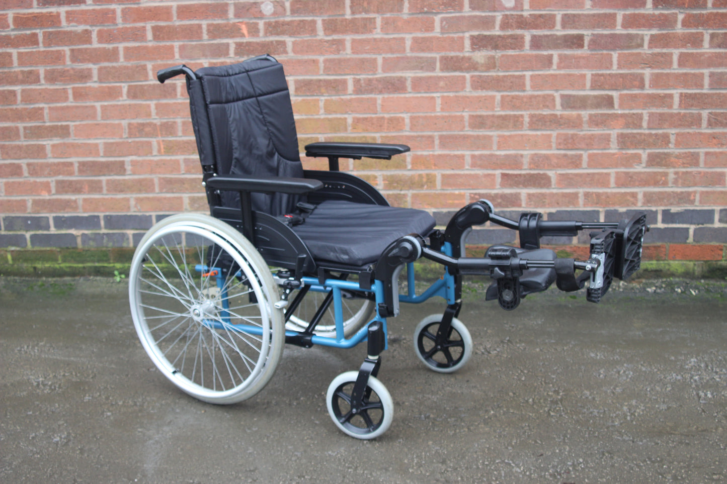 Invacare Action 4NG Self Propelled Wheelchair Adjustable Leg Rests