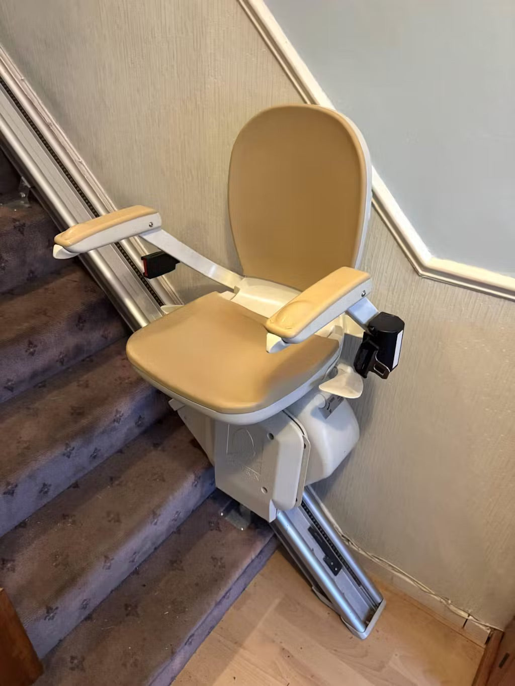 Acorn Brooks Slimline 130 Reconditioned Stairlift Fitted Installed by MobilityX