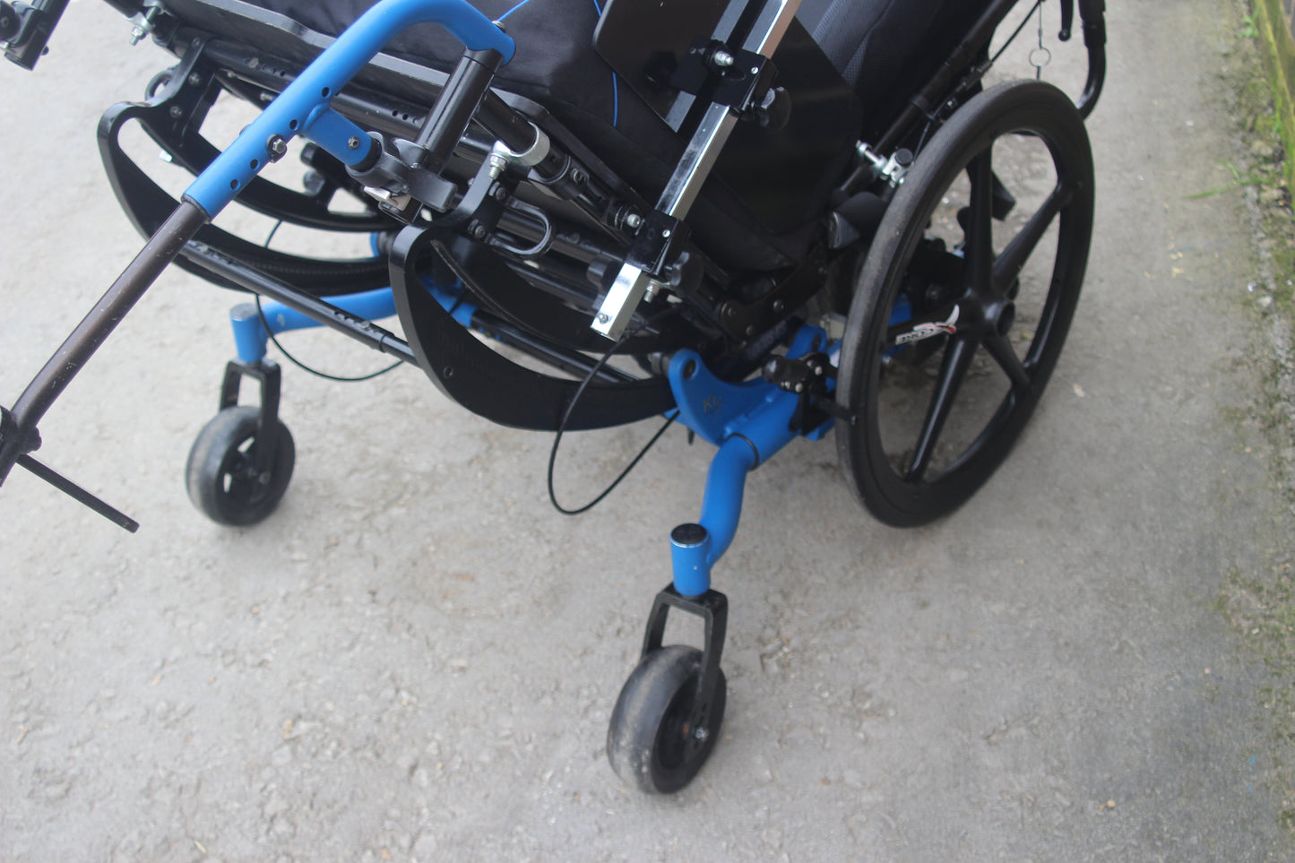 Ki Focus CR Tilt In Space Wheelchair Mobility Chair 50 Degree Tilt TGA PowerPack
