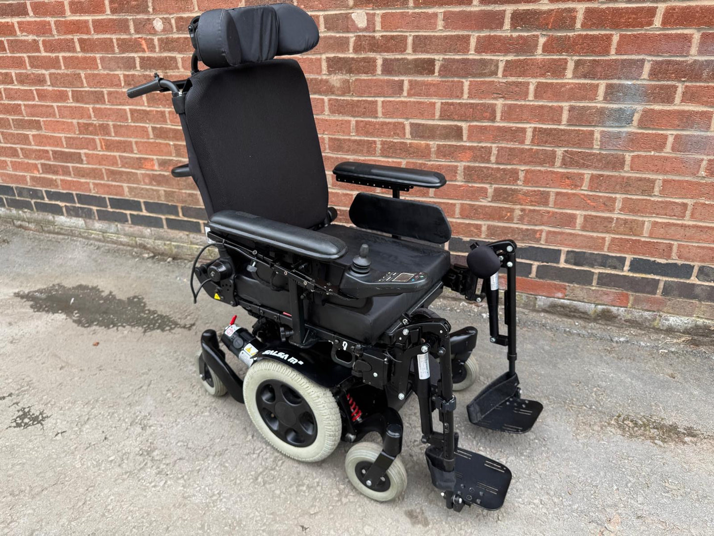 Quickie Salsa M2 6MPH Electric Leg Rest Tilt Recline MND Electric Wheelchair Powerchair Refurbished Pre-Owned