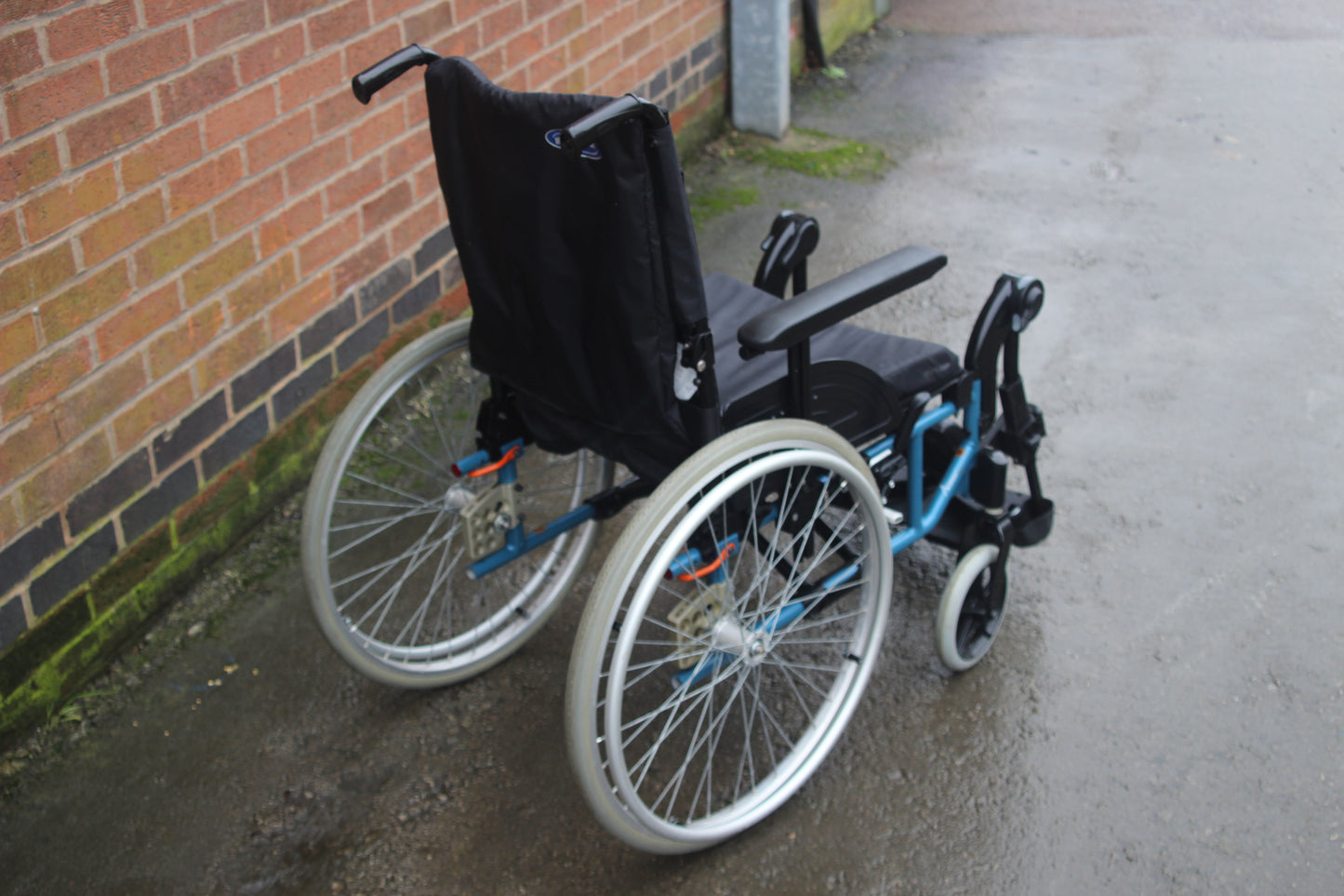 Invacare Action 4NG Self Propelled Wheelchair Adjustable Leg Rests