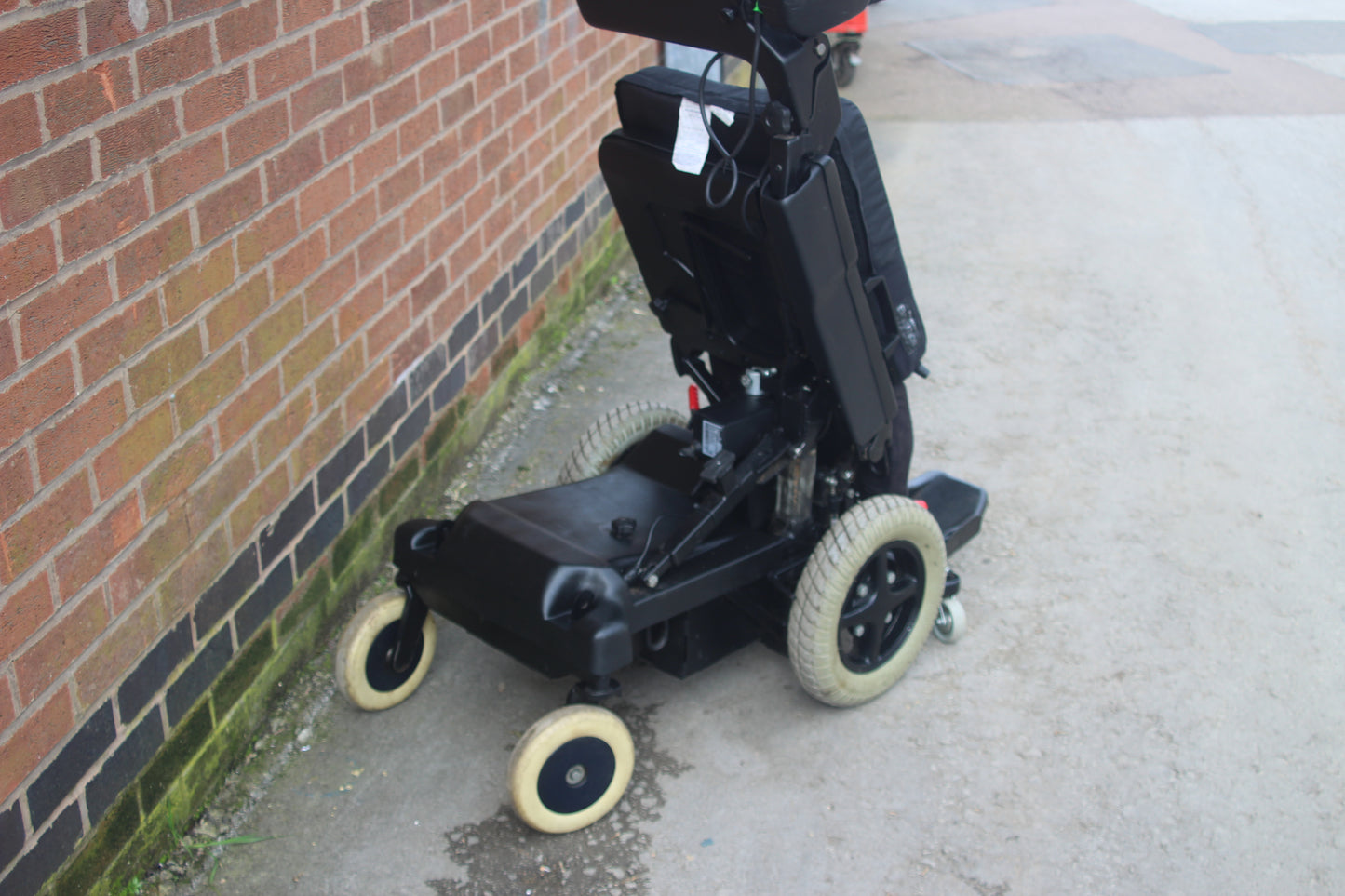 Genie EasyRise Standing Electric Wheelchair Stand Up Powerchair Wheelchair