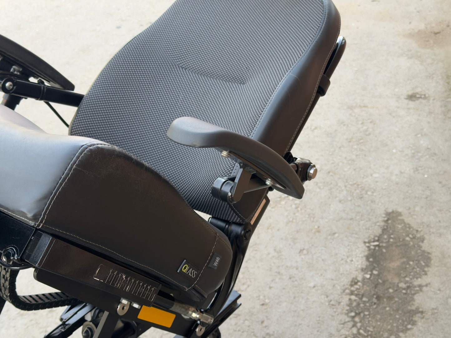 You-Q Electric Rising Wheelchair Lifter Tilt Recline Powerchair