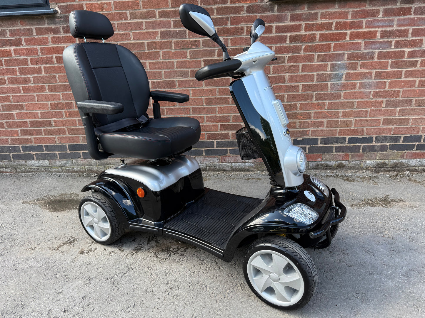 Kymco Maxi XLS 8MPH Mobility Scooter Buggy Puncture Proof Tyres (2024)
