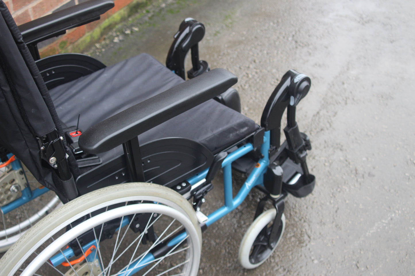 Invacare Action 4NG Self Propelled Wheelchair Adjustable Leg Rests