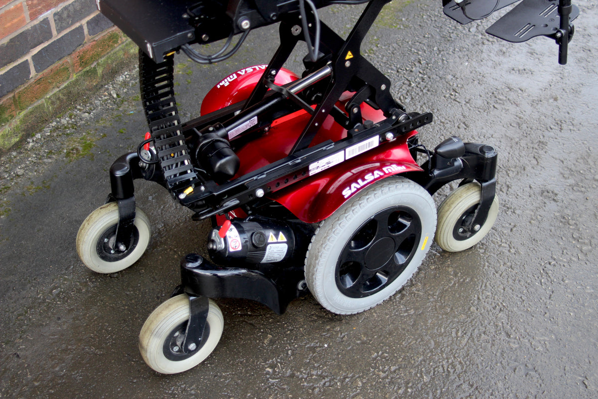 Quickie Salsa Mini M2 6MPH MWD Electric Wheelchair Powerchair Electric Leg Rests MND Riser Tilt