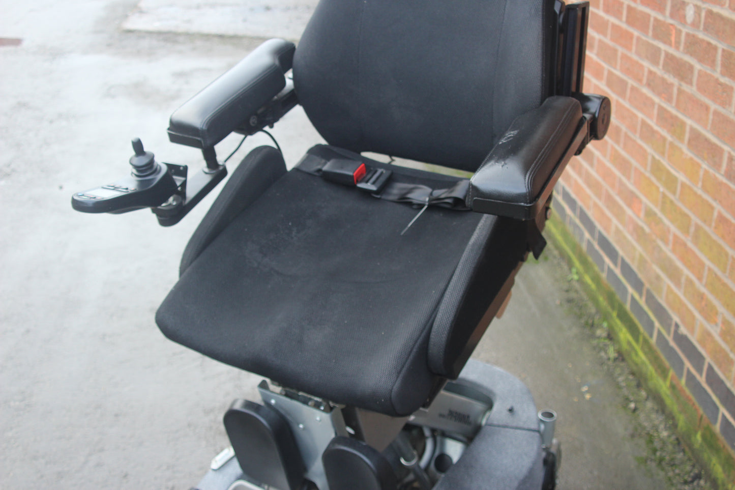 Paravan PR30 Electric Mobility Wheelchair Anterior Tilt Decline Forward Tilt